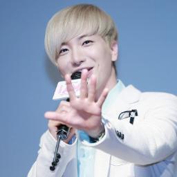 Super Junior13 & E.L.F. Forever  ... Waiting for our boys:)