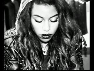 This is the first fan based account for @AMYLOVEofficial☺ We support her music&her decisions♥AmyLove follows and has replied to my tweets:D♥#TeamAmyLove!xo