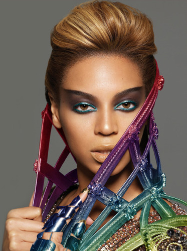 Cantora, Compositora, Atriz, Coreografa e acima de tudo Guerreira essa é a Beyoncé Giselle Knowles . Twitter pessoal → @_LuannaSilva_ ← Follow - me