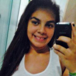 Iasmyn Santos, Virgiana, 15 anos, Frio, Meiga, Ciumenta, Vingativa, Apaixonada, Arrogante Piercings, Tatuagens, Musicas, Inverno, Praia, Skate, Eu x]