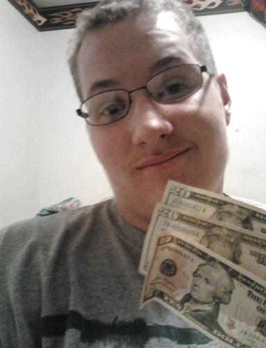 Name's Brandon, follow me and ill follow you back! #TeamFollowBack