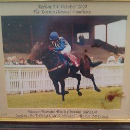 http://t.co/m1wrtxMC6Q we are professional  gamblers who are offering a select members service to clients wanting to make money from horse racing.