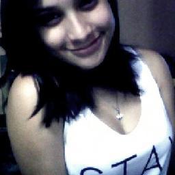 da  @gabidaqzs_  m.a linda (: ' / garotinha ''feliz'' que ainda sonha em ter o seu final feliz (; 
                segue ? :$