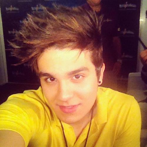 Fã clube criado dia 22/11/2009 hakiado e excluido em Janeiro de 2012 | Minha vida @luansantana ♥