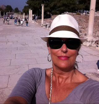 rachrowe's profile picture. Waiting for Moderates to come back in style.