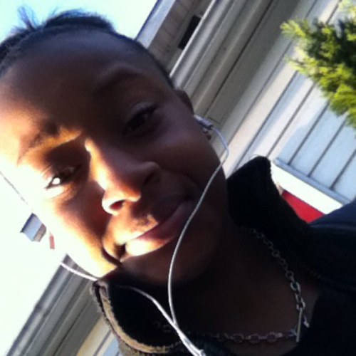 neveatrustt_em's profile picture. #teamm darkskinn #teamm ipodd touch #teamm sinqlee life  I 3 my twinn and my wifee i luv all my followers