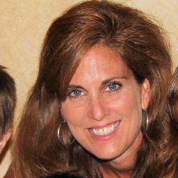 Director of Communications at Barry-Wehmiller Co. Runner. Writer. Coffee junkie.