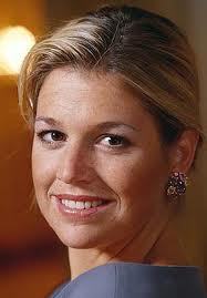 Koningin Máxima, Prinses der Nederlanden, Prinses van Oranje-Nassau, mevrouw van Amsberg, echtgenote, moeder, schoondochter, beschermvrouwe (fictief)