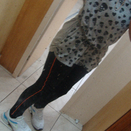 A cada 10 vezes que eu sorrir, 11 serão por sua causa. Não há como simplesmente apagar você de mim, você está em tudo que penso, sinto . segui ,?sigo de volta