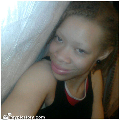 15 years old / Single /I love to sing and I really love music and I love one direction and Justin bieber  I will follow back :)