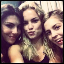 @Aguiarthur @Lua_Blanco @sophiaabrahao @ChayLeao @melfronckowiak @MicaelBorges_twitter dedicado a eles 
Oficializado poor : @karinestefany
