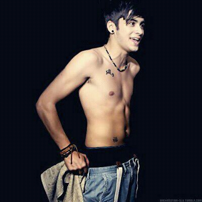 1/5 One Direction. Sexy Boy!! ;) VAS APPENIN'? User: DirectionerBoy,no soy gay,tengo novia(para aclarar)