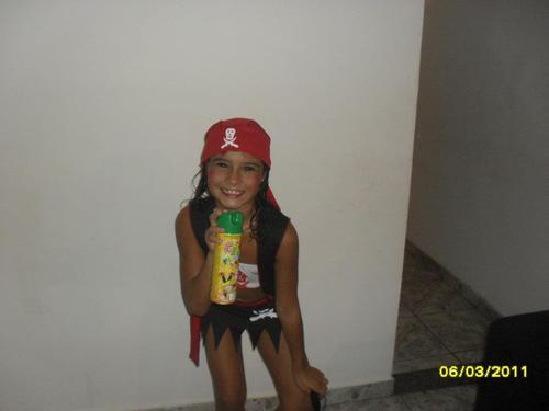 sou bonita cabelos castanho claro olhos castanhos escuros e sou branca