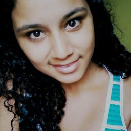 Sou uma menina sensível,romântica e sonhadora...
