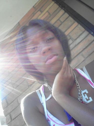Im a Pretty Girl w. Goals( : , Fuck the bullsht ... I Live everday like there`ss no Tomorrow , Cause its NOT Promised( : !