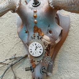 http://t.co/YBRkSeJXtc
Designer, artist, daydreamer, tattooed madwoman.