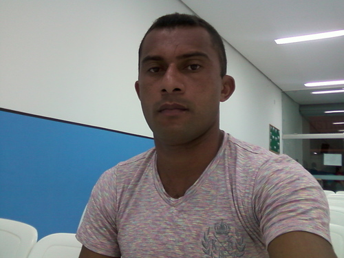 gosto de futebol,ir para a igreja e está reunido com a familia