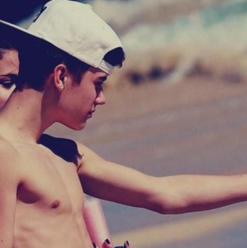 hi you should know me! im justin bieber(: just a parody