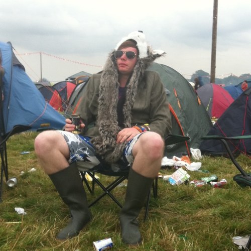 hi im jonny and i fucking love music