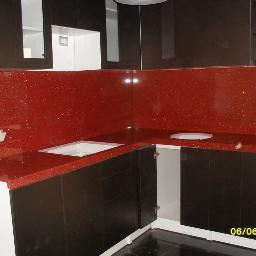 somos un grupo de personas dedicadas a la transformacion de la piedra natural marmol, granito, corian, piedra granitica, con los mejores precios del Peru