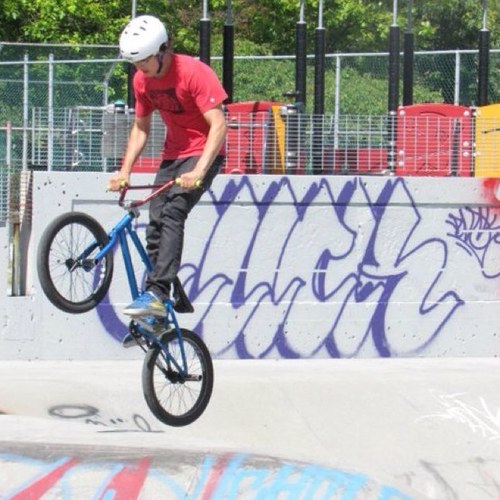 SamLarden's profile picture. Follow me on instagram @samuelparkerlarden