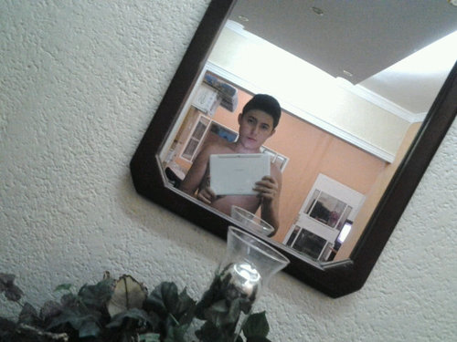 romantico, enamoradiso, decente y musicologo...
segime y conoceme pin:210fed19