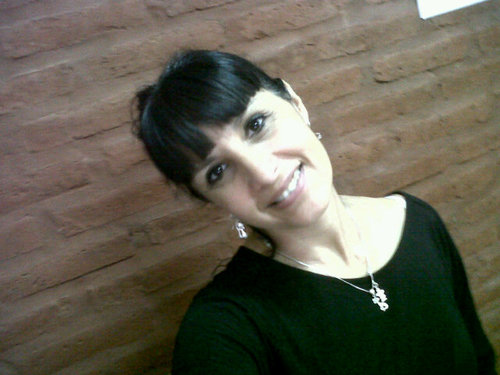 Tengo 36 años 2 hijos soy sud. Lo unico q busco es ser feliz! Vivir lo mas correcto q se pueda rodeada de amigos.. Y sin lastimar a nadie.. Simplemente eso..