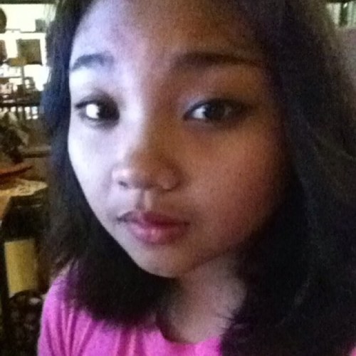 im chanel, live in Hawaii, single, kpop fangirl, 100% asian all the way, im nice so i follow back!:) please follow me!:)