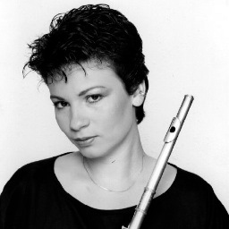 Freelance flutist, world flute instructor, Principal Flute -Beach Cities Symphony, GRAMMY voting member, eLearning course designer, bicycle touring afficionado.