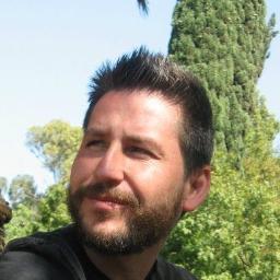 Diplomado en CCEE, estudiante d Antropología, profesor de español, estudiante de sánscrito y siempre Camino d Ítaca.