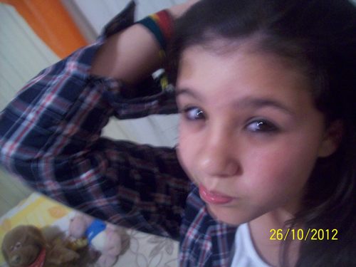 Ooii to de novo aq sóó pra deixar Claro que ela é minha minha bocó,lenta,imbecil,feia (sqn ,gorda e etc..mais tbm sóó minha Rung @Uma_teh aq