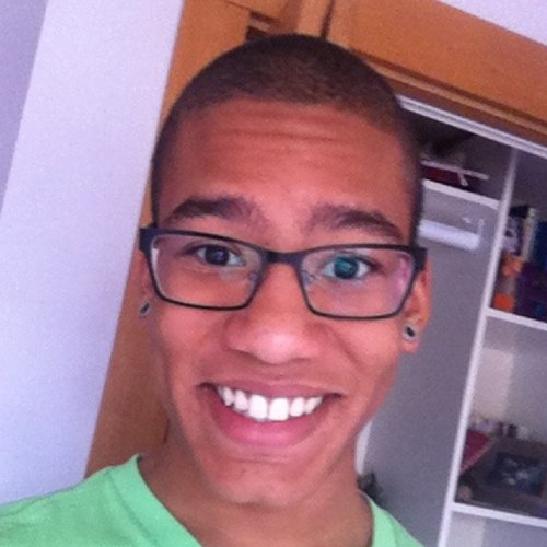 iPhone 4 y.o.l.o mofo. 14. canadian :D forever alone. lana del rey lover. 
instagram;tristian14.