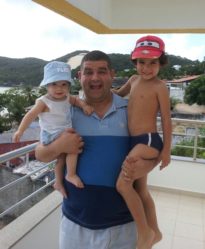 Um arapiraquense quase matemático, Engenheiro Eletricista e hoje servidor público, pai e feliz com o que tenho.