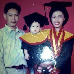 supermom! istri dan ibu dari 5malaikat hidupku :* 
Fakultas Hukum UNSRI '89