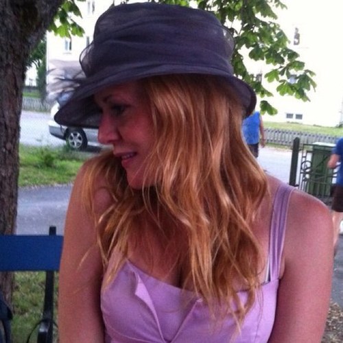 amid12vt's profile picture. Var där när det hände och här när jag borde. Eller tvärtom. Har helt enkelt levt om ganska rejält och lugnt (nu).