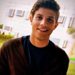 E tem palavras que defina oque eu sinto pelo Chay ? 
    Chay Te amo ♥
