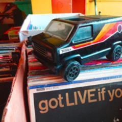 YetiRecords's profile picture. Vinyl Record Shop on Wheels.