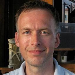 Journalist i Haugesunds Avis. Historiker. Svak for skepsis. Sterk i tvilen.