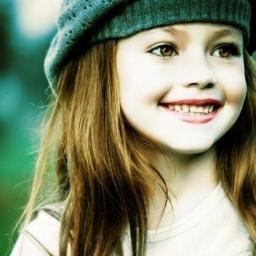 HAY. I Have A Mam But No Dad :(. My Mam Is @NinaMartin4RP . I Was Born 12-25-02. Christmas Is Meh Birthday. (RP).