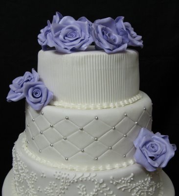 Need wedding cake ideas? Visit http://t.co/vP24monL