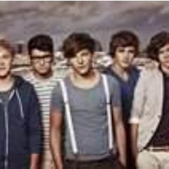 Me segue???????
SIGO DE VOLTA...
Amo muito One Direction...você também ama?
então me segue  ; )