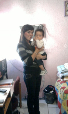 Amo a mi hijo,Amo a mi esposo,Amo a mis padres,Amo a mis hermanos...Y me encanta salir de paseo...An