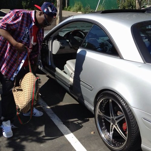 Real street young nigga out here haven shit getin further then yo faverite Rapers #MOBB