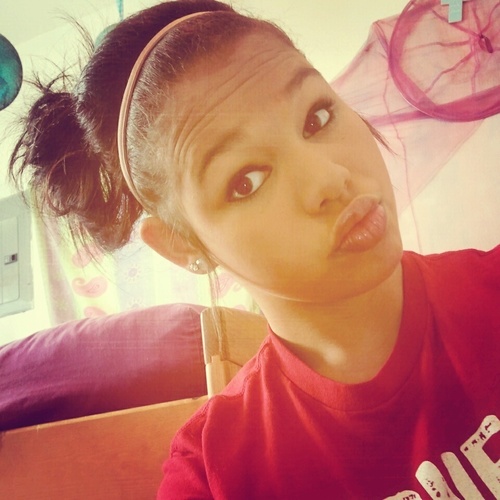 Follow my bestie 3!! @SwallOMyyTweets