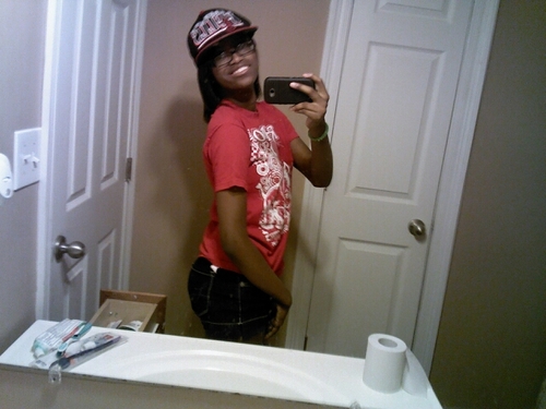 im 18 and single and just made a twitter haha