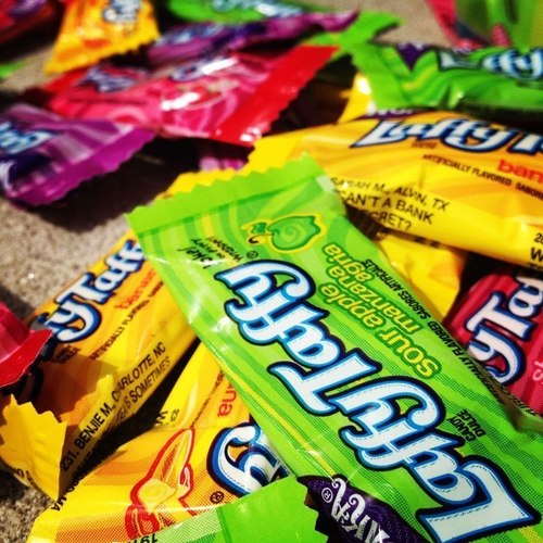 Laffy Taffy Jokes. So bad they're funny. (Sorry for the ones that are so bad they're not funny)

Follow for some jokes.