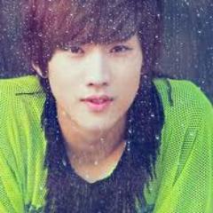 hello!~ im (fake) jinyoung .......  @f_eyoung0816 's prince since 06-01-11 ☆