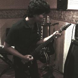 andribenjul's profile picture. Give me a smoke !