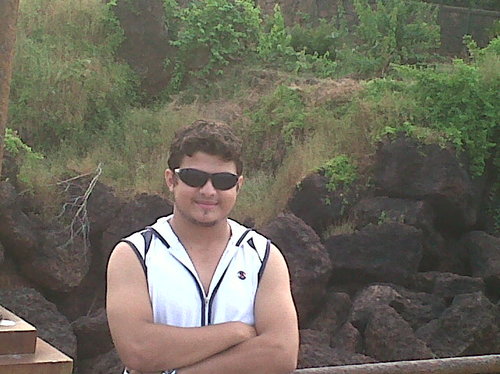 i,ll tell you something make you happy just smile ^_^