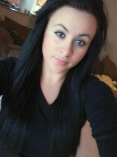 My name is Jasmine, I'm 16 and I'm a singer, dancer & photographer. Lots of love xo